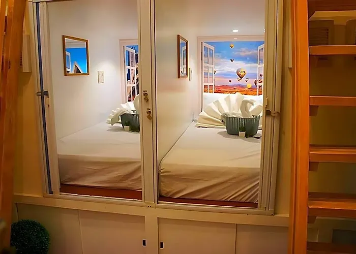 Shejoje Poshtel *