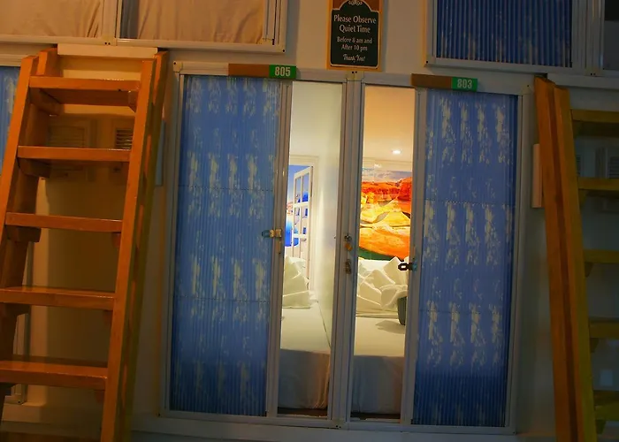Shejoje Poshtel *